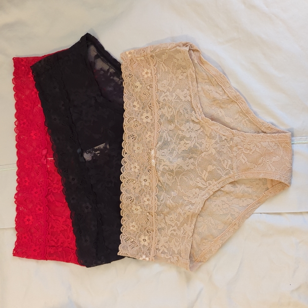 NWOT DKNY Lace Bikini Panty Set Size Small